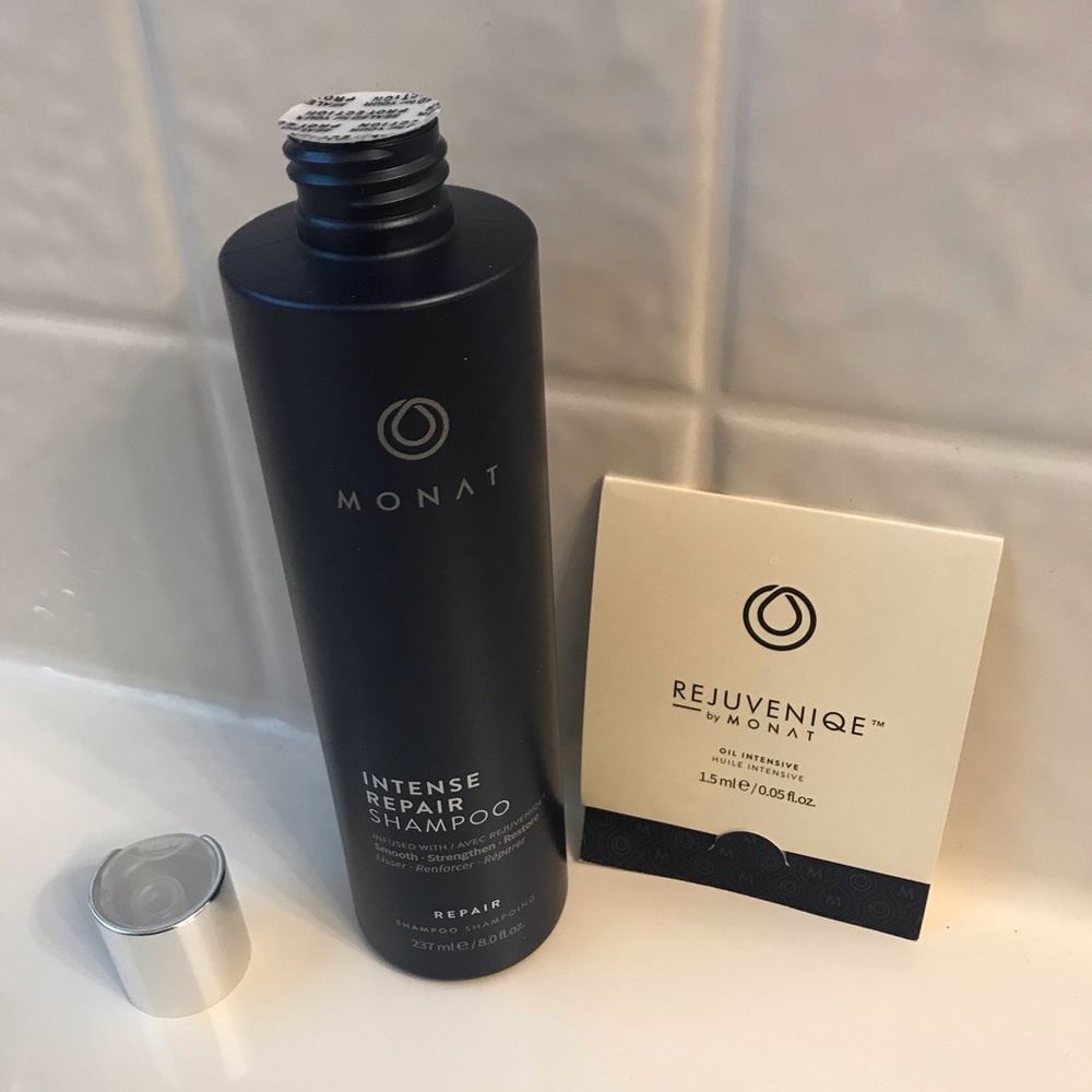 ‼️SOLD‼️NEW INTENSE REPAIR SHAMPOO 🔵⚪️